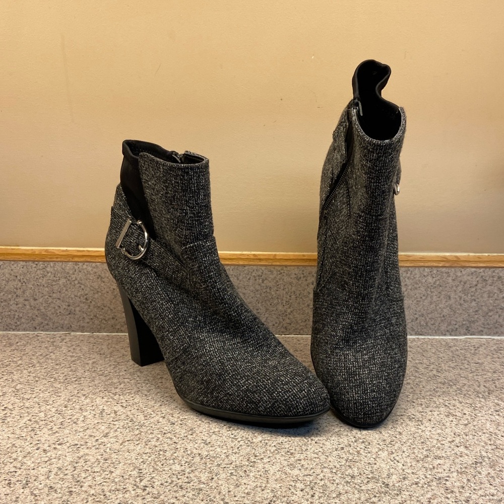 Kelly & Katie Larix high-heeled  bootie black/gray fabric upper buckle detail
